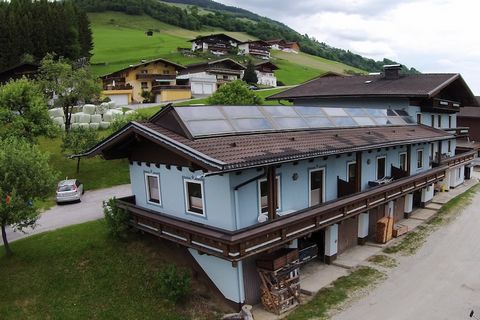 Am Rand des malerischen und lebendigen Mittersill, mit einem atemberaubenden Blick auf die majestätischen Hohen Tauern, liegt ein charmantes Appartement mit eigenem Eingang, eingebettet in die Idylle und Sonne eines Bio-Bauernhofs. Dieses vollständig...