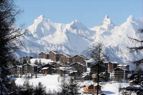 Ontdek het perfecte alpine toevluchtsoord in een comfortabel 3-sterrenappartement in het charmante resort Nendaz, Zwitserland, in het hart van de 4 Vallées. Dit appartement van 40 m² biedt plaats aan maximaal 6 gasten, waardoor het ideaal is voor gez...