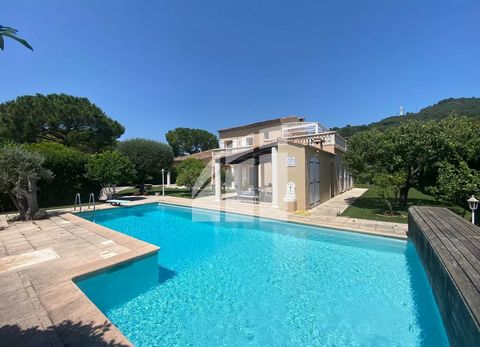 Villefranche sur mer / Private domain - Beautiful Villa 200 m2 with Swimming Pool // Terraces / Basement - Garage - Garden - Villefranche-sur-Mer - QUIET This magnificent villa is located in a private and popular domain, in absolute calm, with maximu...