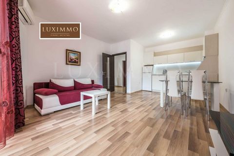 LUXIMMO FINEST ESTATES: ... Представляем двухкомнатную квартиру в закрытом комплексе на первой линии от берега моря, в Шкорпиловци. Поселок известен своей красивой природой, сочетающей в себе лес и большой пляж. Этот район находится в пределах охраня...