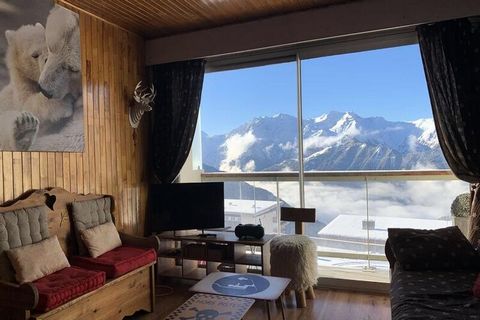 Cette charmante maison de vacances située dans le quartier du Viel Alpe offre un refuge accueillant pouvant accueillir jusqu'à six personnes. Le séjour dispose d'un canapé gigogne (2x80 cm), parfait pour se détendre ou dormir. La chambre, bien que sa...