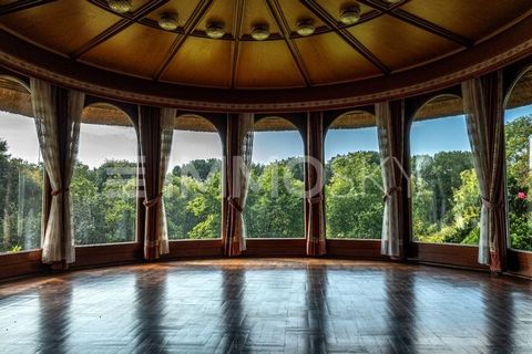Do you want to live extravagantly and at the same time close to nature in Lübeck? Central and yet in the countryside? Then this is your property. A home with potential appreciation in a top location in southern Buntekuh, directly on the Trave. Here, ...