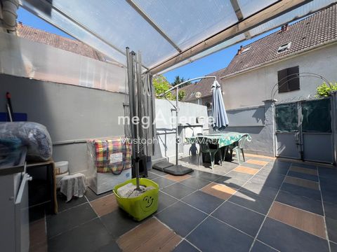Maison de ville: 3chambres, 2 terrasses, parking.