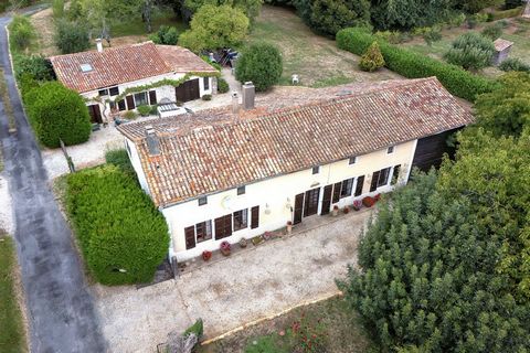 Charmante Maison de Caractère Indépendante de 4 Chambres avec Maison d'Amis et Superbe Jardin
