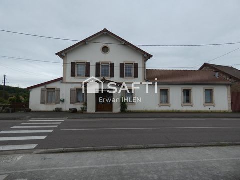 Maison/local commercial, 327 m², 8 pièces 3 chambres,36 ares de terrain.