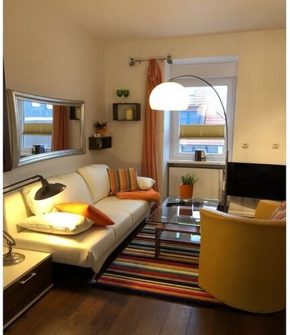 Das Zweiraum-Komfort-Appartement liegt im zweiten Obergeschoss und hat eine Größe von ca 31 qm`. In der Wohnung befindet sich eine Küchenzeile mit Ceranfeld-Kochplatten, eine Spülmaschine, Mikrowelle, Wasserkocher, Kaffemaschine und zusätzlich eine E...