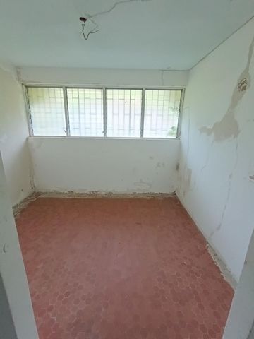 Studio à réhabiliter intégralement