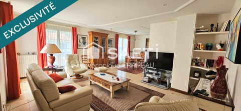 Maison familiale en parfait état de 134m² hab, 4 chambres, 1 bureau sur terrain clos de 683m².