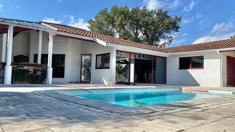 Villa atypique T5 de 203m² proche du port de Larros Parcelle de 856m²