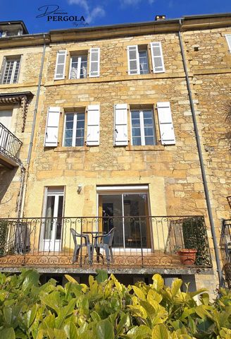 Immeuble de rapport situé en plein coeur du centre-ville de Montignac-Lascaux