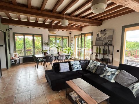 Maison d’architecte de 173 m2 sur un terrain 3000m2 4 chambres