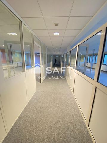 Vente de bureaux de 1658m2 sur 2 niveaux + parking