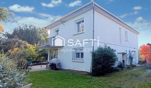 Maison surélevé avec beau potentiel
