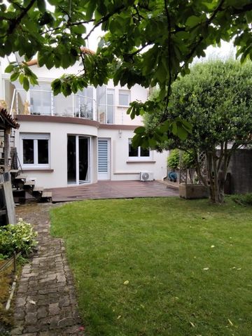 MAISON FAMILIALE 4 CHAMBRES + BUREAU