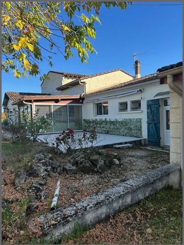 Maison en pierre et moellon , ancien restaurant