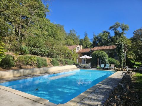 MAISON DANS LA CAMPAGNE AVEC LAC PRiVE