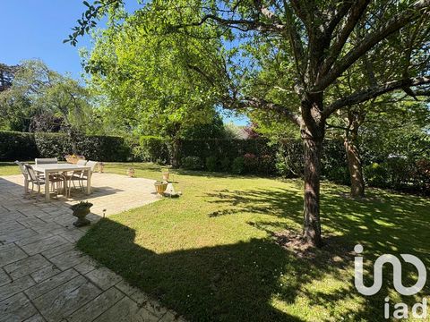 iad France - Adeline Montillet vous propose: Maison individuelle au Parc de Lésigny - Idéal pour les Amoureux de la nature... Venez découvrir cette belle maison familiale de type ARCY de 129 m² (143 m² en surface de référence), nichée dans un cadre v...