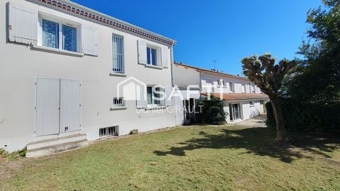 Emplacement rare à deux pas de l'océan, idéal pour projet locatif ou familial !