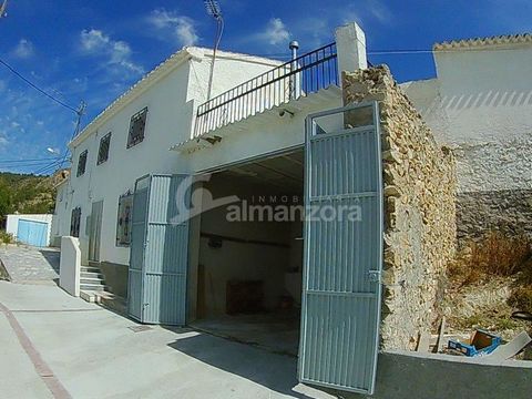 A great two storey house for sale in the peaceful village of Campillo de Purchena here in the north of Almeria Province. The property is in excellent condition, it is furnished to enter to live and has new electrics, a new kitchen and new windows in ...