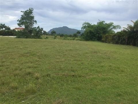 **Propiedad en Puerto Plata en venta** Disfrute de las vistas panorámicas al océano y a la montaña desde este lote de construcción de la comunidad privada de primer nivel. Este lote de propiedad de 907m2 se encuentra dentro de una de las comunidades ...