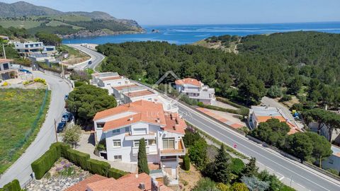 The property sits on a large south-facing plot of 1,275 sqm and enjoys wonderful panoramic sea views across the bay of Llança and towards Cap de Creus. The property is only a 5-minute walk from the protected area of natural beauty of Cap Ras area wit...