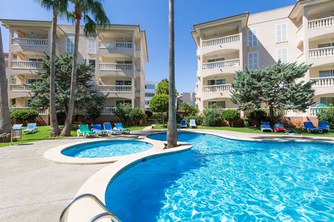 Merveilleux appartement pour 4-5 personnes, avec piscine partagée et près de la plage à canyamel (Capdepera) Cet appartement est le logement parfait pour des vacances agréables. Le complexe dispose d'une grande piscine commune au chlore de 10 x 5,5 m...