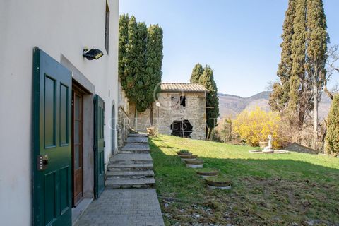 Portion of an exclusive villa for sale in Tuscany in Barberino del Mugello - 