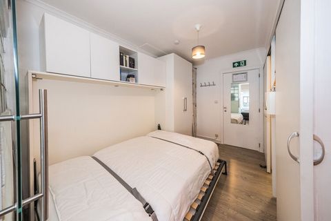 Studio located on the 1st floor with sleeping area (double bed).  Furthermore, there is a spacious living room (sofa bed for 2 persons), full-width wall-to-wall windows allowing you to enjoy plenty of light and see the sea. There is a half-open kitch...