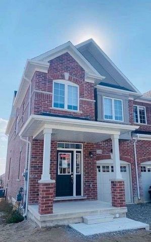 Bright And Stylish End Unit Townhouse With A Finished Basement. Close To Beaches And Lake Simcoe, Brand New, Never Lived In. Open Concept Main Level With Walkout To The Backyard, Modern Kitchen Overlooking Living Area W/ Recessed Lighting. Primary Be...