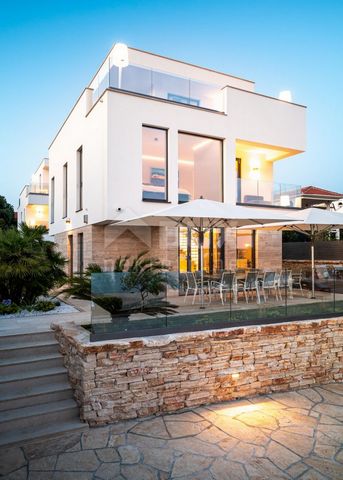 Location: Zadarska županija, Vrsi, Mulo. ZADAR, VRSI - Luxury sister villas 1st row to the sea Two luxury sister villas for sale in Vrsi near Zadar. The villas are located in a particularly attractive position right next to the sea, and were built on...