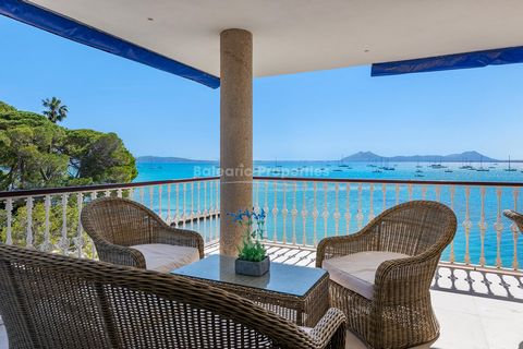 Contemporary seafront apartment with incredible coastal views in Puerto Pollensa This exclusive front line apartment is offered for sale in one of the best locations in Puerto Pollensa. Situated on the famous Pine Walk, the apartment occupies the thi...