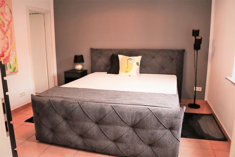 The bright and very modern furnished apartment is ideal for short and long-term renters. Ideal for company employees whose workplace is located in the Frankfurt area. With the connection to the public transport network, you are quickly in Frankfurt o...
