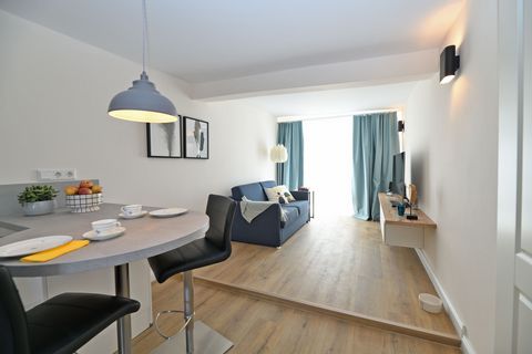 With 30 square meters of living space, it is the smallest of our apartments and yet it has an amazing amount of space for 2 people. It is located on the 1st floor, has a bedroom, a modern daylight bathroom with gray-blue ceramic tiles , a fully equip...