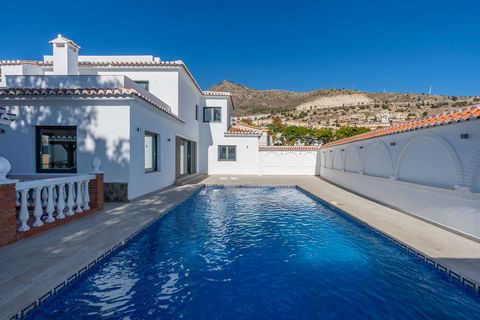 This spacious luxury fully renovated private villa is now offered for sale in Monte Alto Benalmadena The property boasts 5 beds 3 baths extensive gardens private pool entertainment areas and outbuildings Fully renovated in 2022 the villa has underflo...