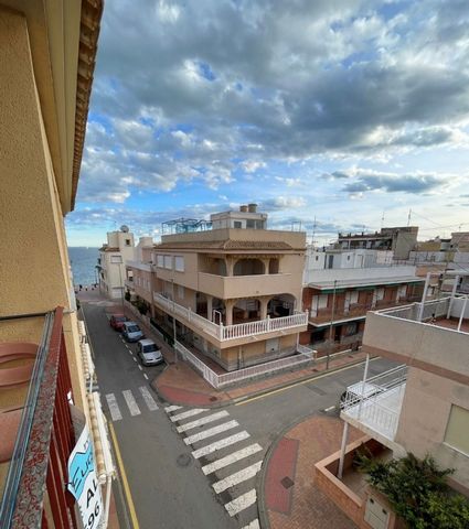 This spacious corner appartment with its fantastic panoramic sea views has a total living area of 90 m2 in Los Alcazares This appartment is situated on the 2nd floor and consists of entrance hall livingdining room with access to the terrace separate ...