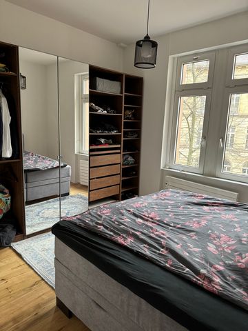 Modern and fully furnished apartment in the prime location of KA South West. Location: - Tram station Karlstrasse 100 m away / 2 minutes on foot - City center and main station in close proximity - City and Beiertheimer Allee Park within a 5-minute wa...