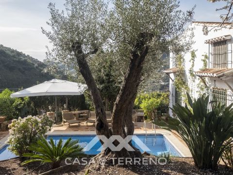 A property with charm, soul and tradition, surrounded by nature on all four sides and with panoramic views to the southwest, the valley and the surrounding mountains. It consists of two floors. The current owner built it to his liking in 1996, with t...