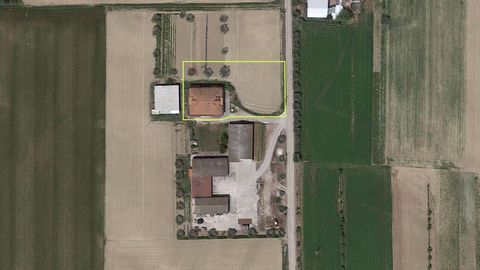 PHOTO 1: House plus land as shown in the photograph 120.000€ PHOTO 2: Agricultural land plus garage 30.000€ PHOTO 3: Warehouse plus land as shown in photo 60.000€ Possibility of fractional or total purchase.   In Pagliare di Morro D'Oro we have a sin...