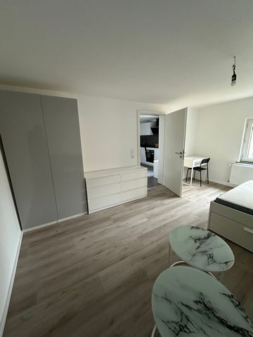 We offer a completely renovated apartment in Bornheim. The apartment is equipped ready to be equipped with a spoon, so you need nothing more than your personal belongings. The apartment is spacious and the large kitchen is also very nice. The equipme...