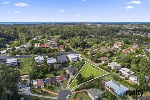 This 1093m2 piece of land is a ready-made opportunity for you to build your dream home in one of Australia's most beautiful towns, Coffs Harbour. North facing with beautiful views to the mountains, you can create your own private oasis. Whether you w...