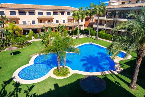 Apartamento maravilloso y alegre en Javea, Costa Blanca, España con piscina comunitaria para 6 personas. El apartamento está situado en una zona residencial de playa, a 1 km de la playa de El Arenal, Jávea ya 1 km de Mediterráneo, Jávea. El apartamen...