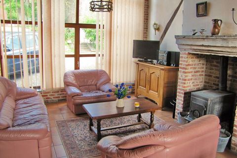 Rustic renovated farmhouse for 8 people, located in the village center of Somme-Leuze. 4 bedrooms, 2 bathrooms. Holiday home with a private outdoor sauna in the garden. Free WIFI. Rustic renovated farmhouse for 8 people, located in the village center...