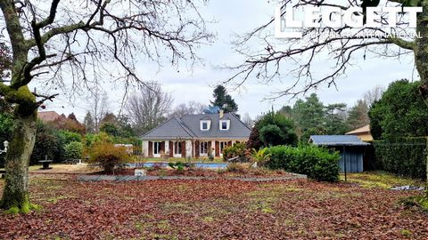 A26070SLI33 - This property located in Cestas Rejouit sits in the middle of a large wooded garden with a 10m x 5m pool. This family home with 4 bedrooms has views onto the extensive garden with numerous windows in each room. The main living room with...