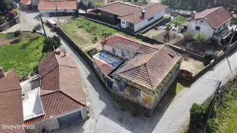 Residences in Goios – Barcelos House for restoration in Goios – Barcelos, inserted in a plot of about 769 m2, with a two-storey dwelling with a gross area of 264 m2 and a small annex. The property is in the central area of the parish, near the Parish...