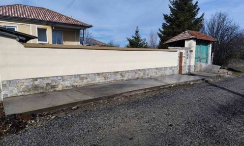 SUPRIMMO Agency: ... We present a one-storey house with a large yard only 6 km from the town of Parvomay and 24 km from Asenovgrad. The property with an area of 45 sq.m consists of two rooms connected by a corridor and a basement. The house has an ad...