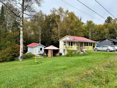 Property located in St-Nazaire in a quiet area. 4 bedroom house, very well maintained over the years. You will be able to go hiking, mountain biking, snowmobiling etc... Nature lovers: you'll love the area./n/rLiving in the countryside close to the c...