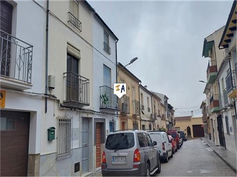 This 4 bedroom townhouse is situated in the popular town of Rute in the Cordoba province of Andalucia, Spain. Located on a quiet, wide level street with on-road parking right outside, you enter the property into a tiled hallway, internal doors then a...