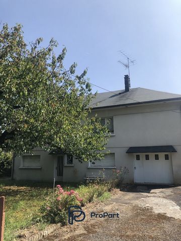 ProPart offers for sale a house from the 70s to renovate in Bort-Les-Orgues. It consists of a large entrance hall, kitchen, living room with fireplace, 3 bedrooms, bathroom and toilet. On the ground floor, an apartment with bedroom, shower room and t...