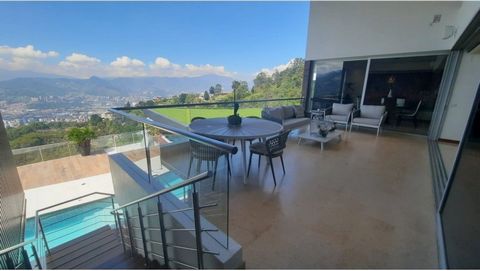 Wonderful Modern Mansion in Las Palmas with a view of the city and all the amenities. Lot area 1.715 m² Built area 1,150 m² 2 levels 5 bedrooms Maid's bedroom 10 bathrooms 3 covered and 3 semi-covered parking spaces. Swimming pool with a view of the ...
