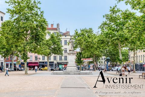 En plein coeur de la Croix-Rousse, Avenir investissement vous présente cet appartement de 55m2, à rafraichir. Actuellement utilisé en local professionnel par un médecin, il est Idéalement situé à proximité des transports en commun et de toutes commod...